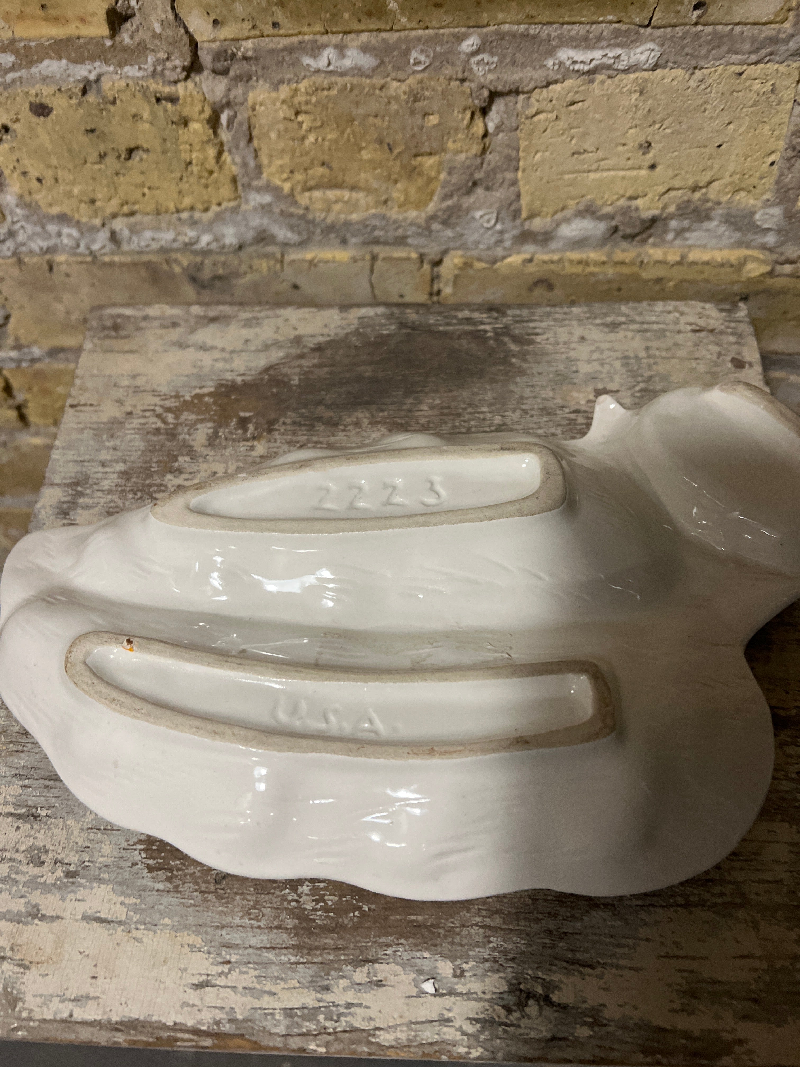 Leaf ashtray