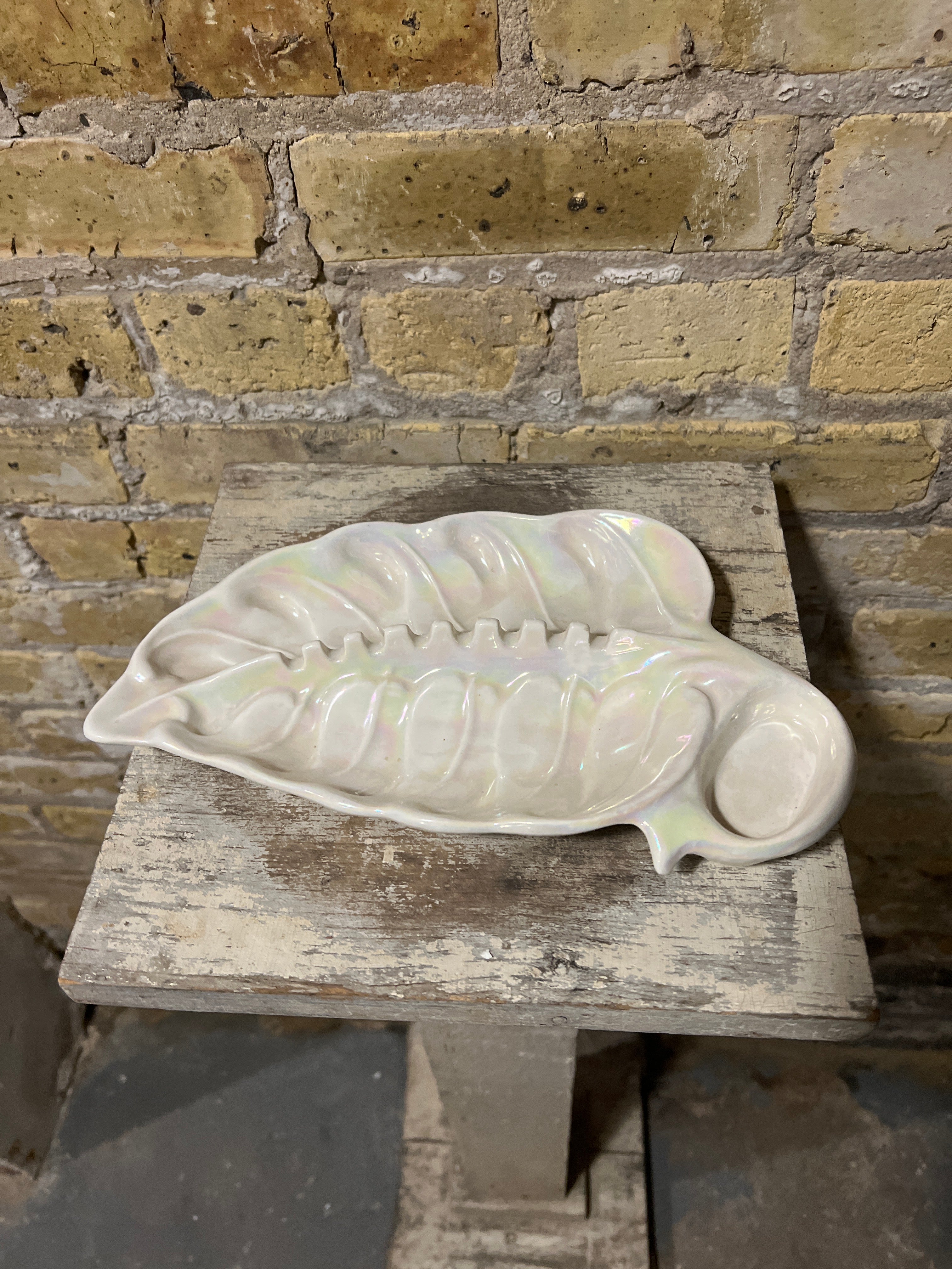 Leaf ashtray
