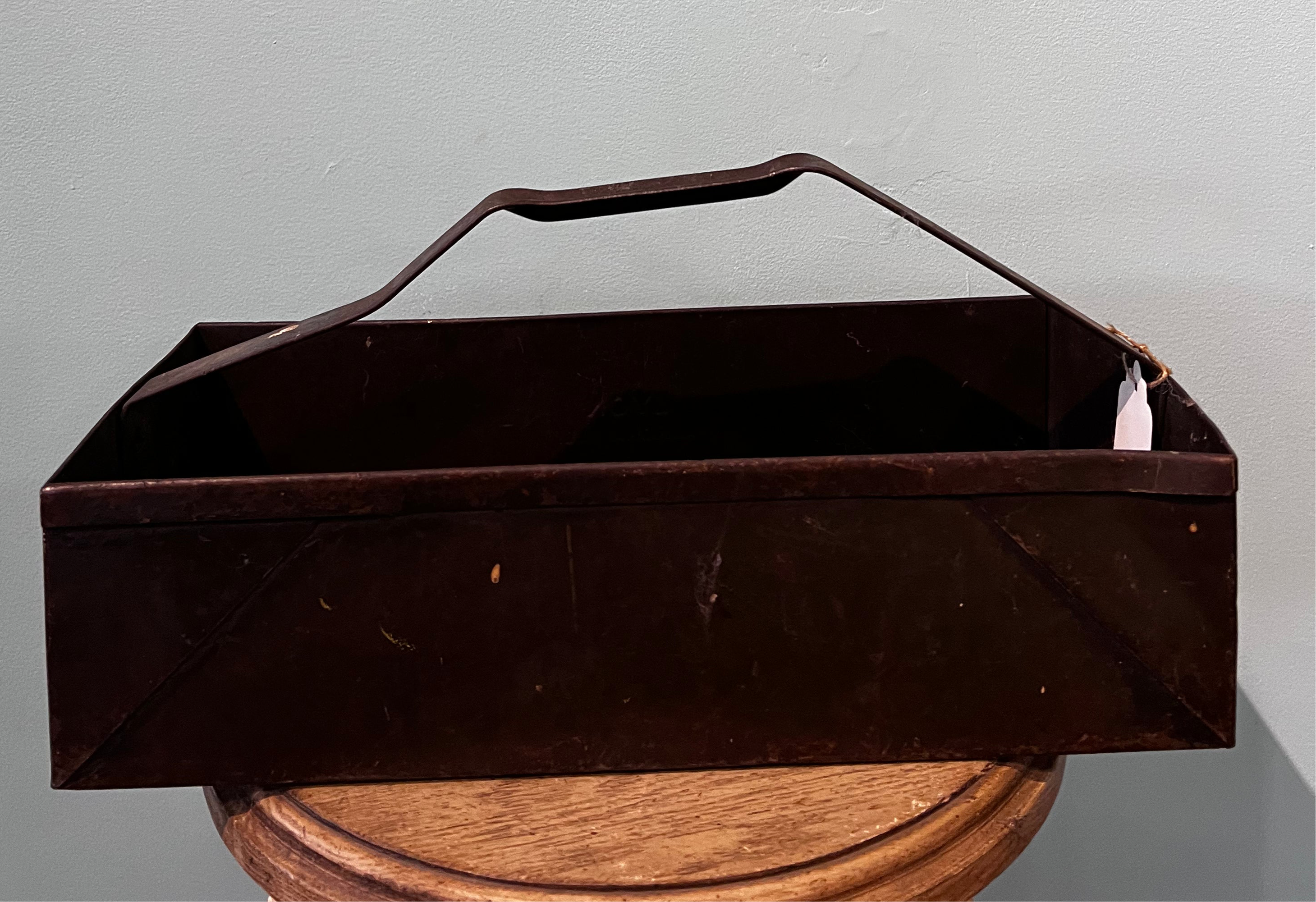 Lyon’s Metal Tool Tote