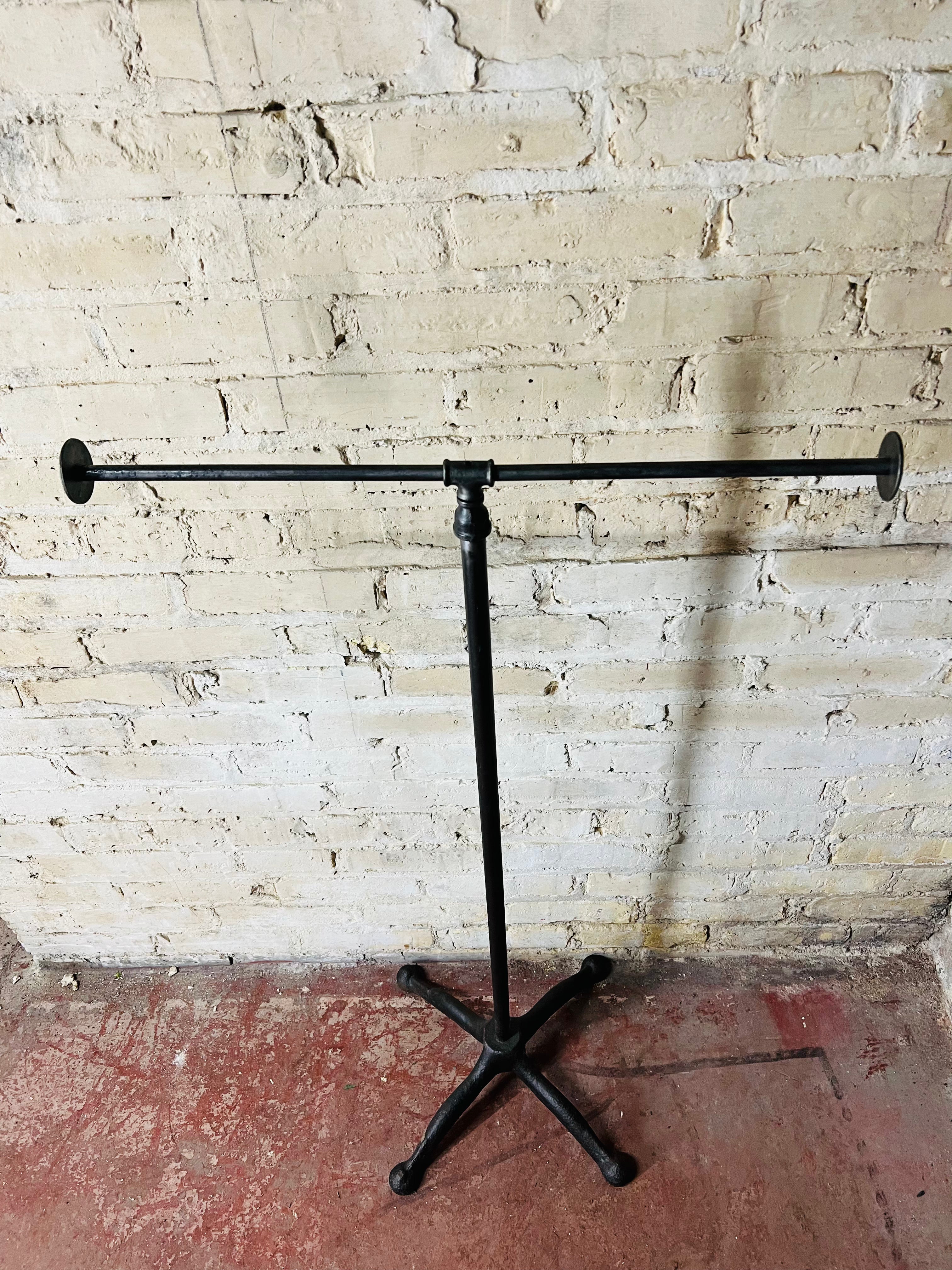 Adjustable Black Metal Long Armed T-Bar