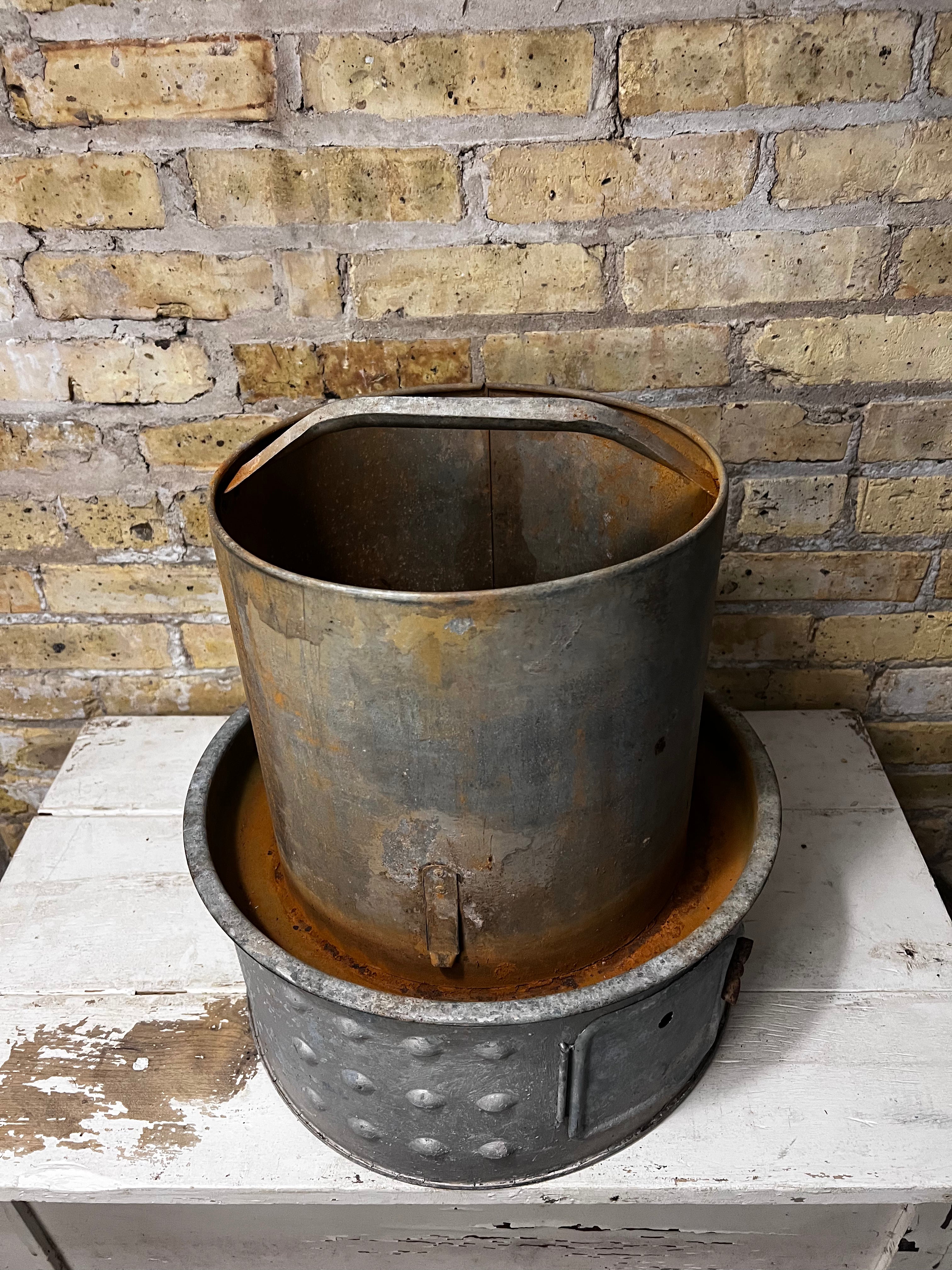 Vintage Chicken Waterer - Heater