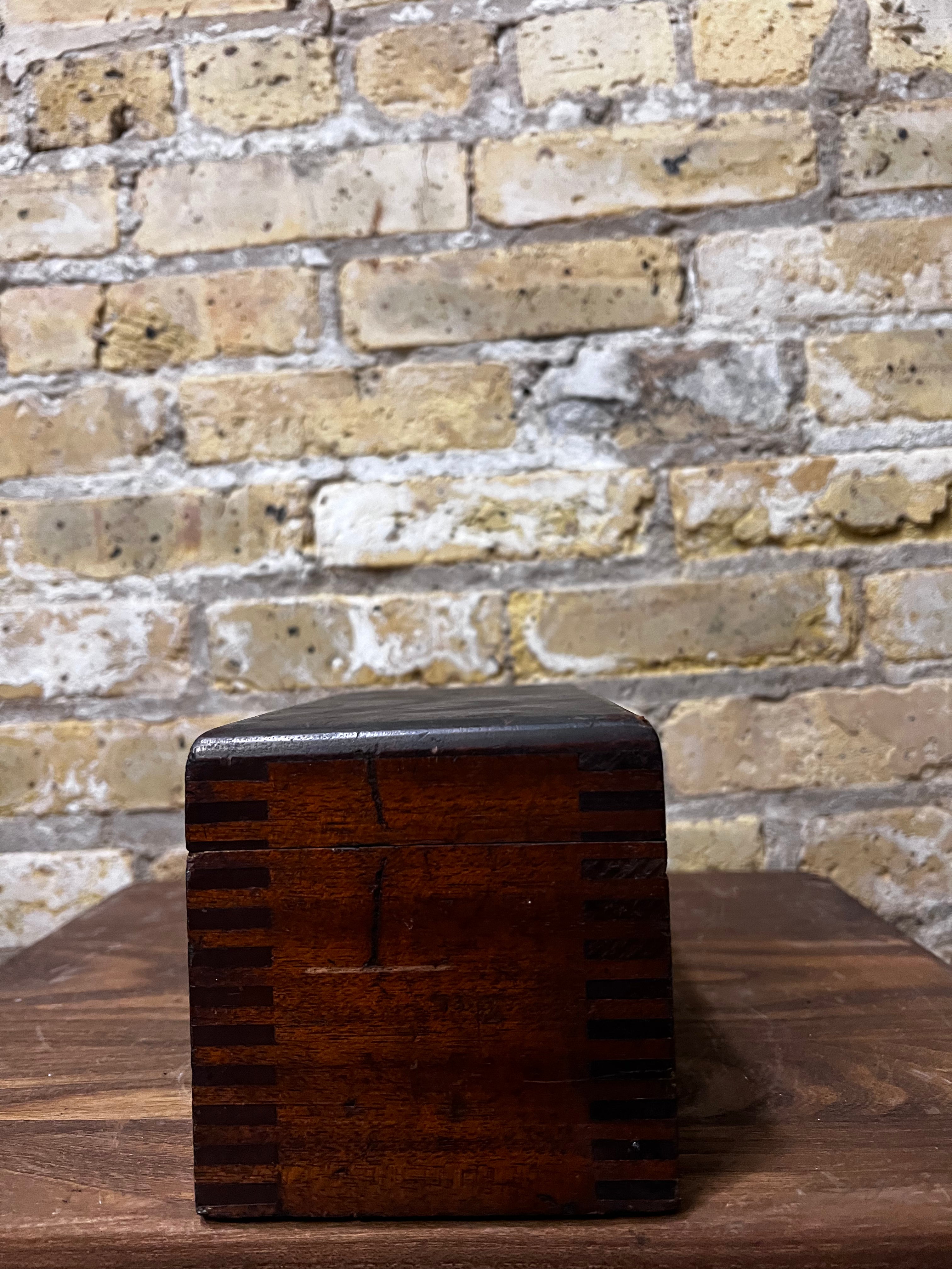 Vintage Wooden Keepsake Box