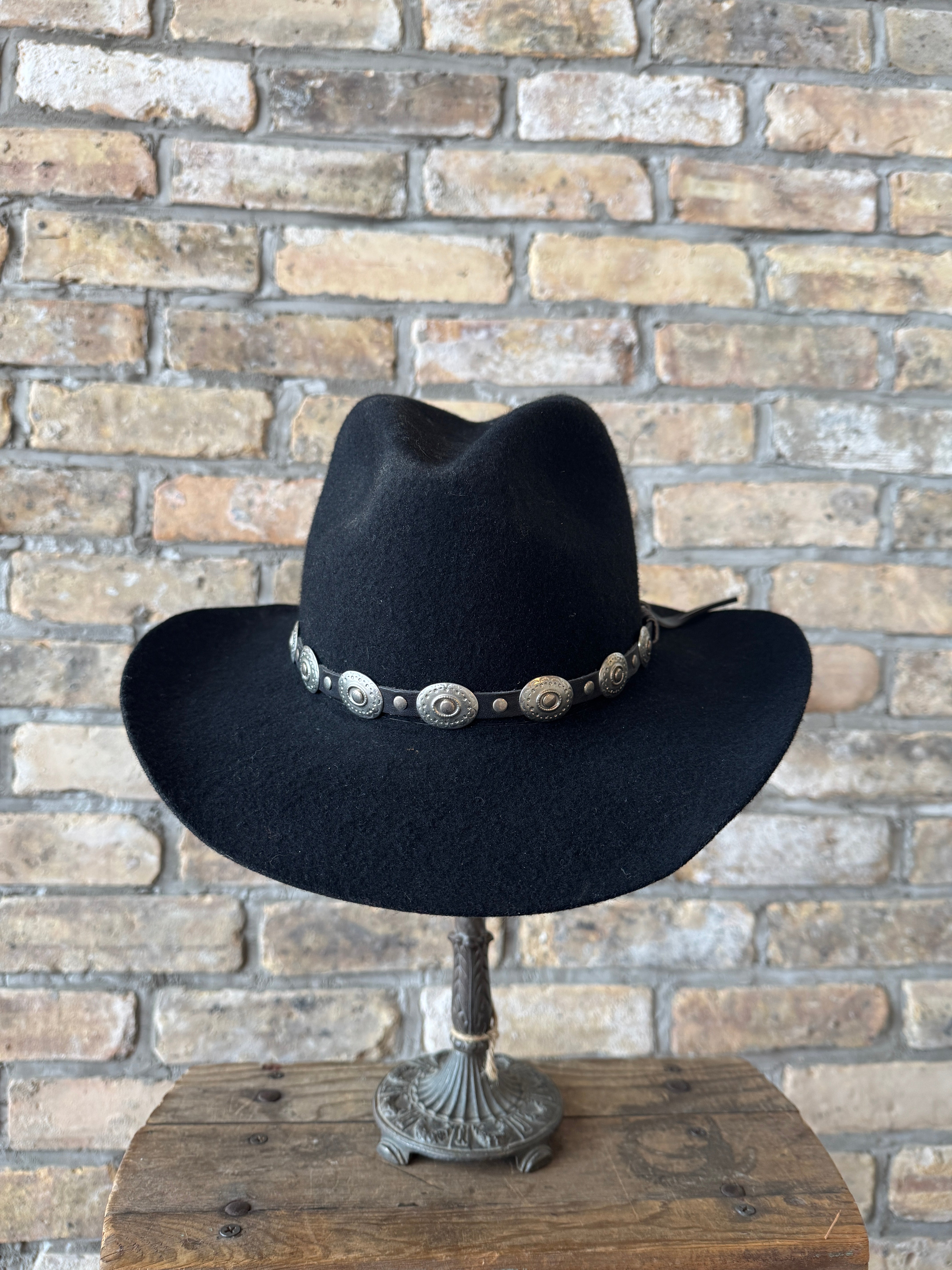 Wide-Brim Black Hat w/ concho Band