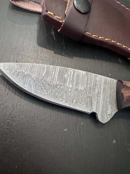 Hunting Knife w/Blue Stripe