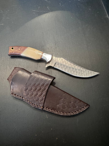 Hunting Knife w/Antler & Wood