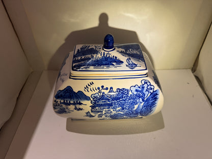 Vintage Chinese Porcelain Tureen