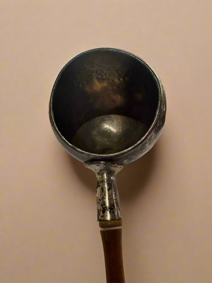 Georgian Coconut Style Dipper