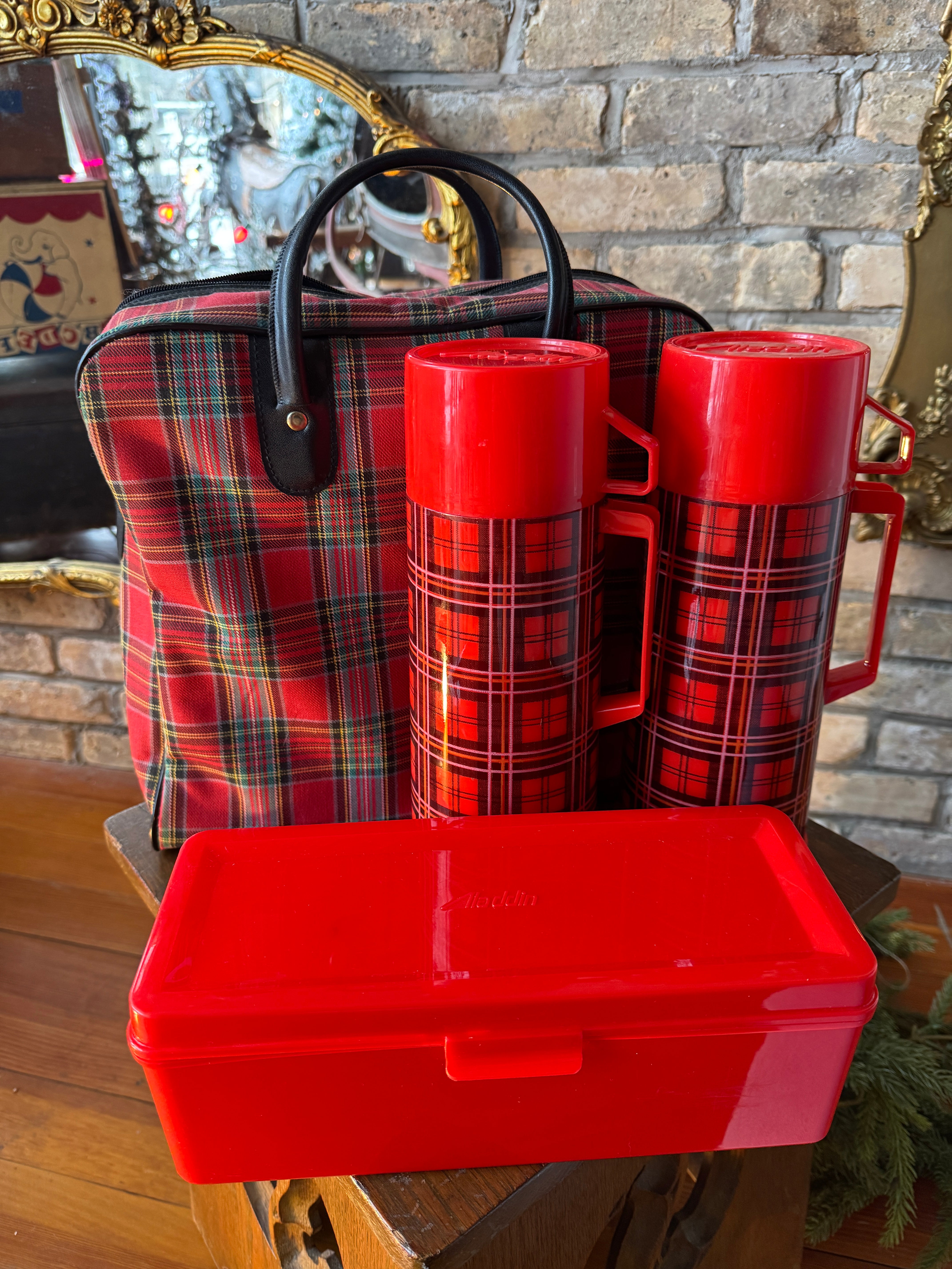 1970s Aladdin Picnic Set