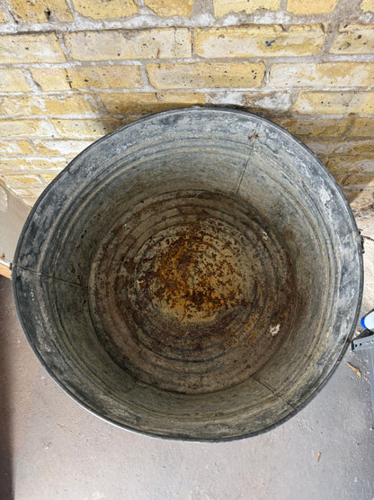 Antique Galvanized Metal Round Wash Tub