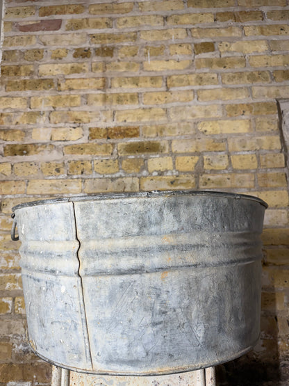 Antique Galvanized Metal Round Wash Tub